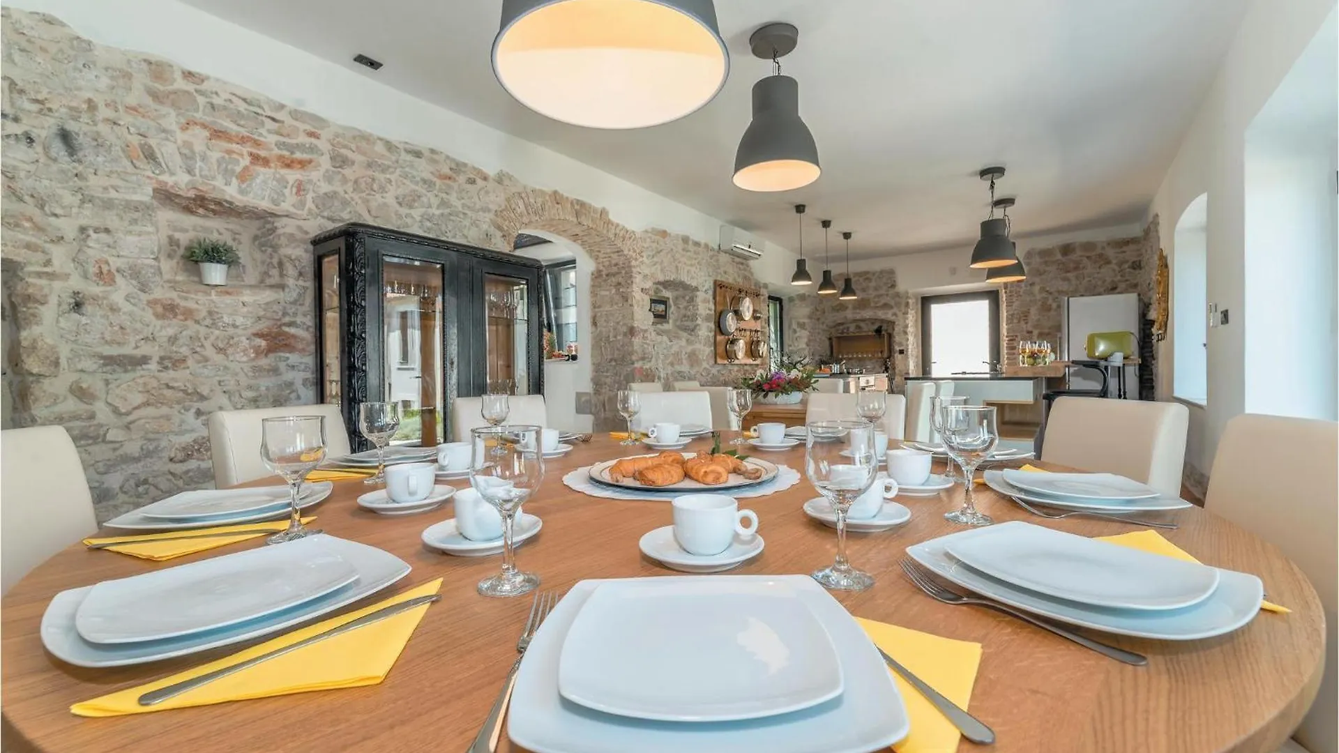 Beautiful Home In Tkon With Outdoor Swimming Pool 別荘