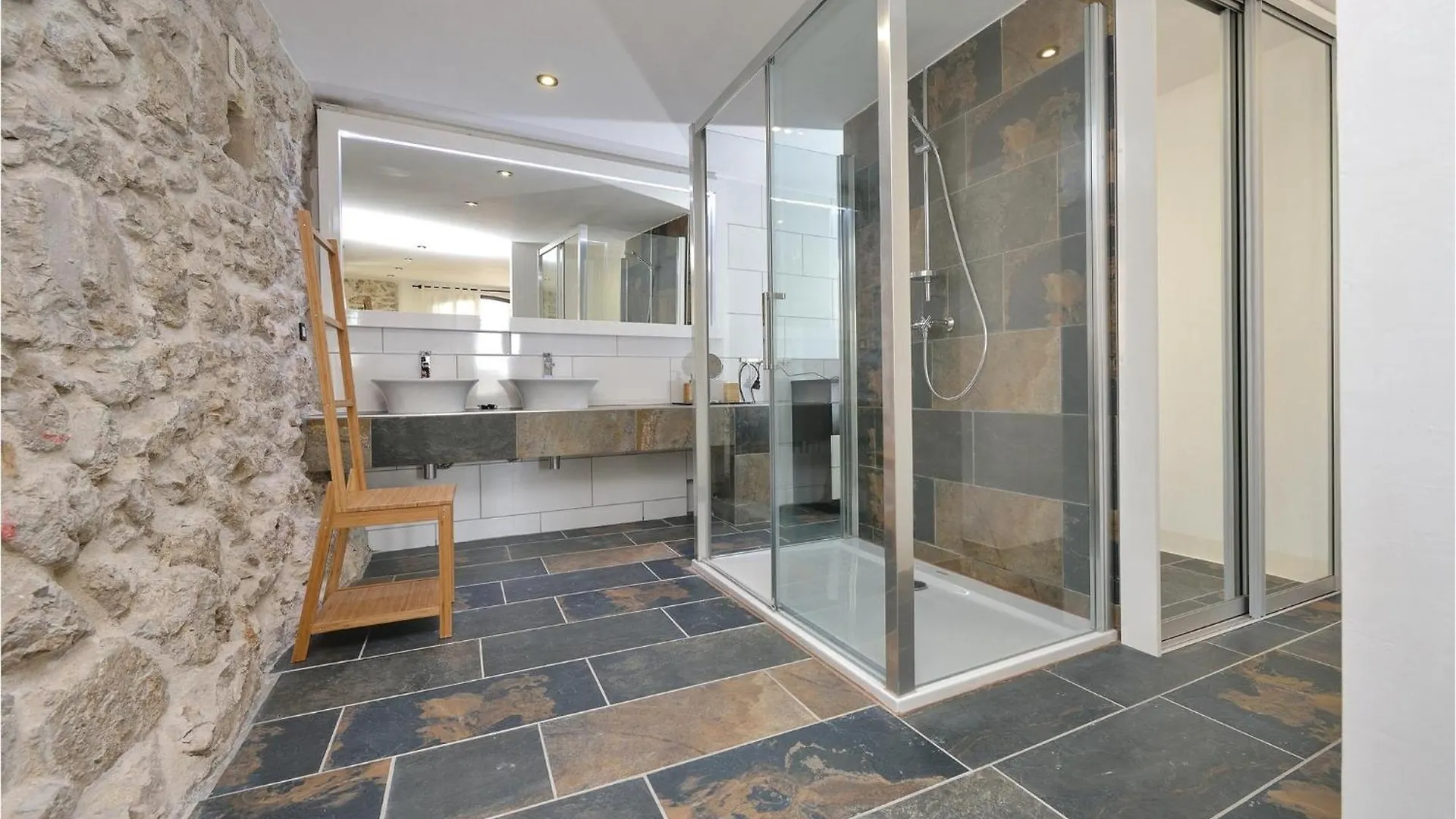 Beautiful Home In Tkon With Outdoor Swimming Pool クロアチア