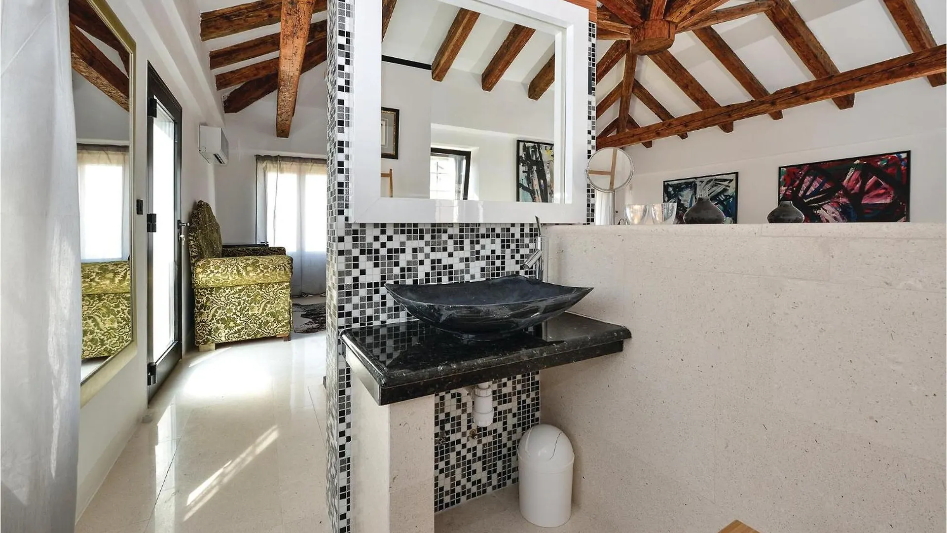 Beautiful Home In Tkon With Outdoor Swimming Pool