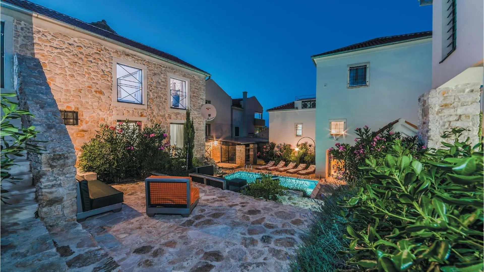 Beautiful Home In Tkon With Outdoor Swimming Pool クロアチア